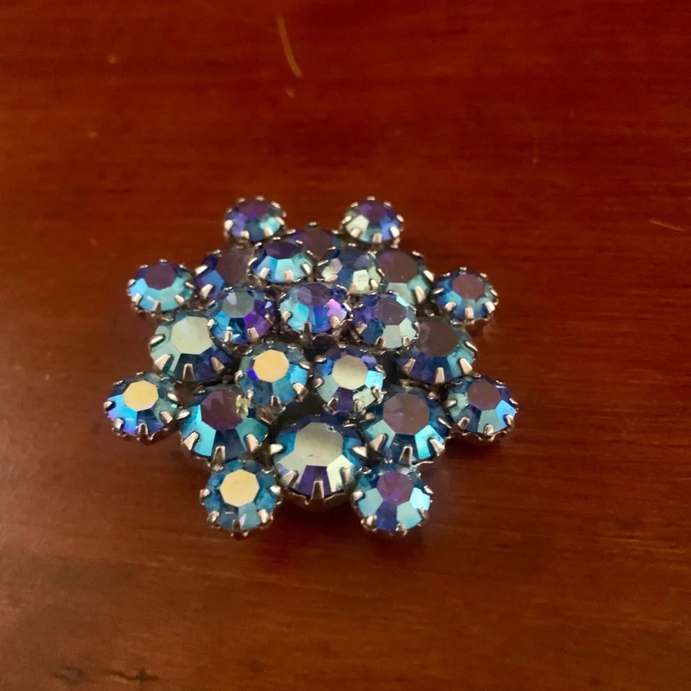 Vintage Signed Weiss Blue Aurora Borealis Rhinestone Cluster Statement brooch